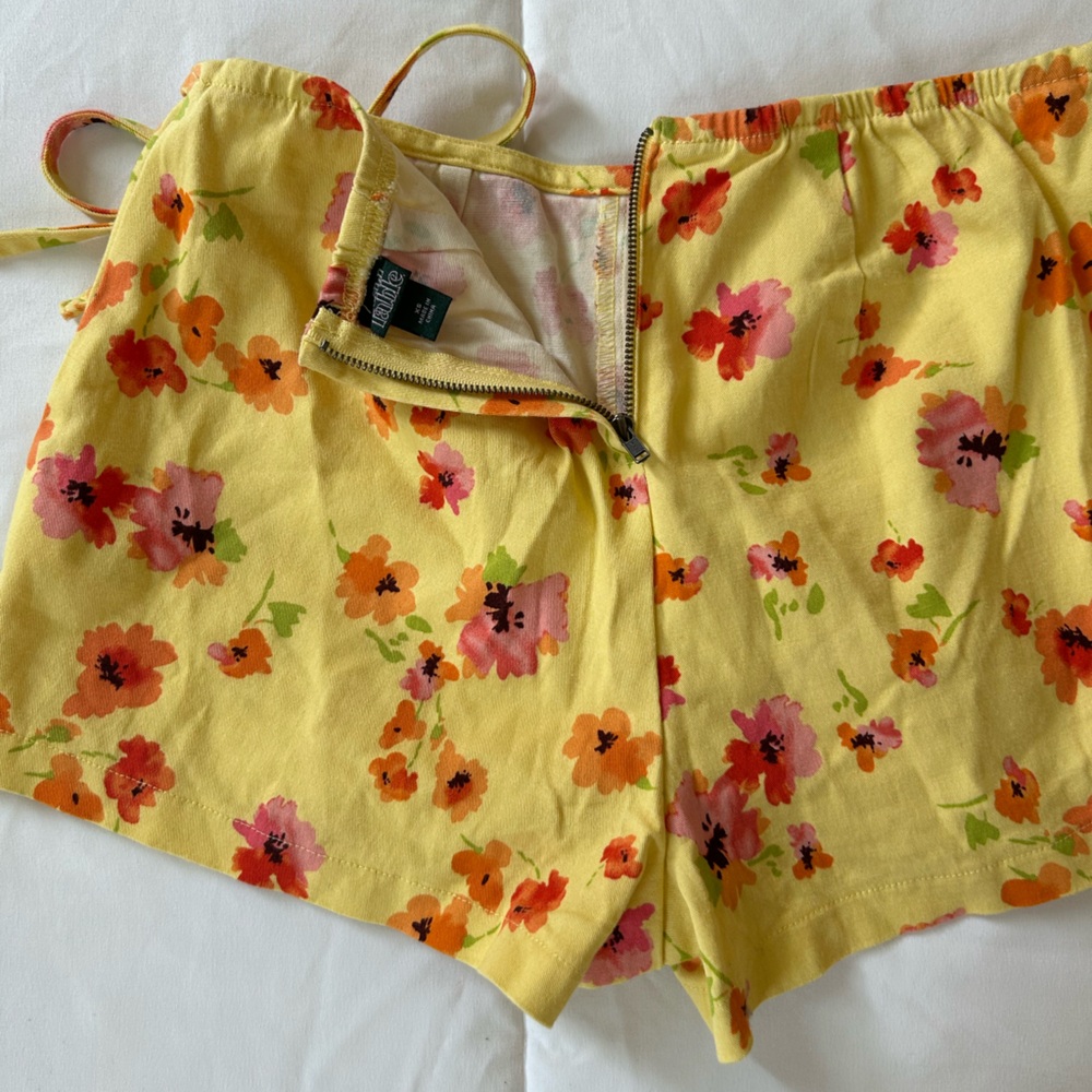 Wild Fable Yellow Floral Wrap Around Bow Tie Front Low Rise Mini Skort - Picture 10 of 15